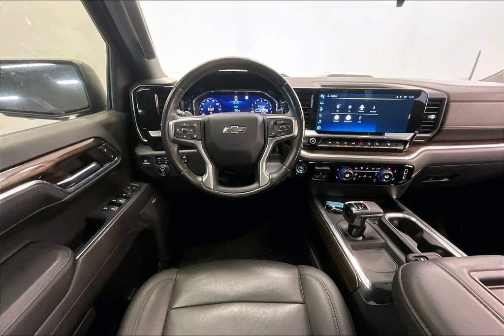 Used 2022 BLACK Chevrolet LT Trail Boss image 4