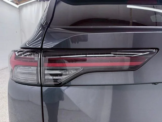 New 2026  Mitsubishi SEL image 10