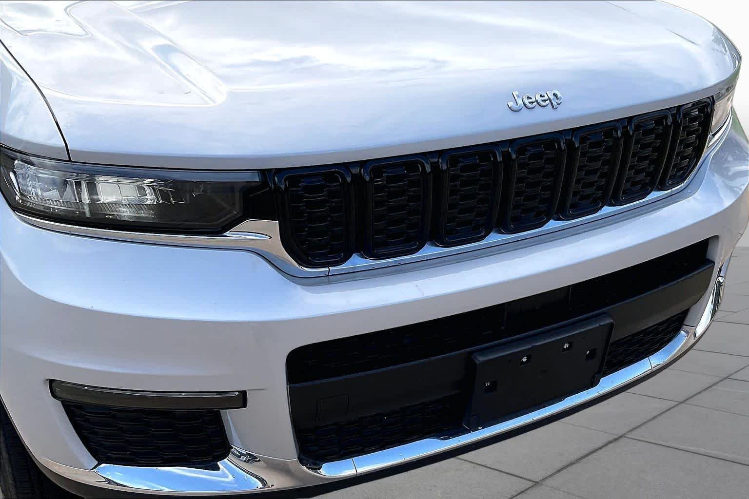 Certified Used 2023 Silver Zynith Jeep Limited image 29