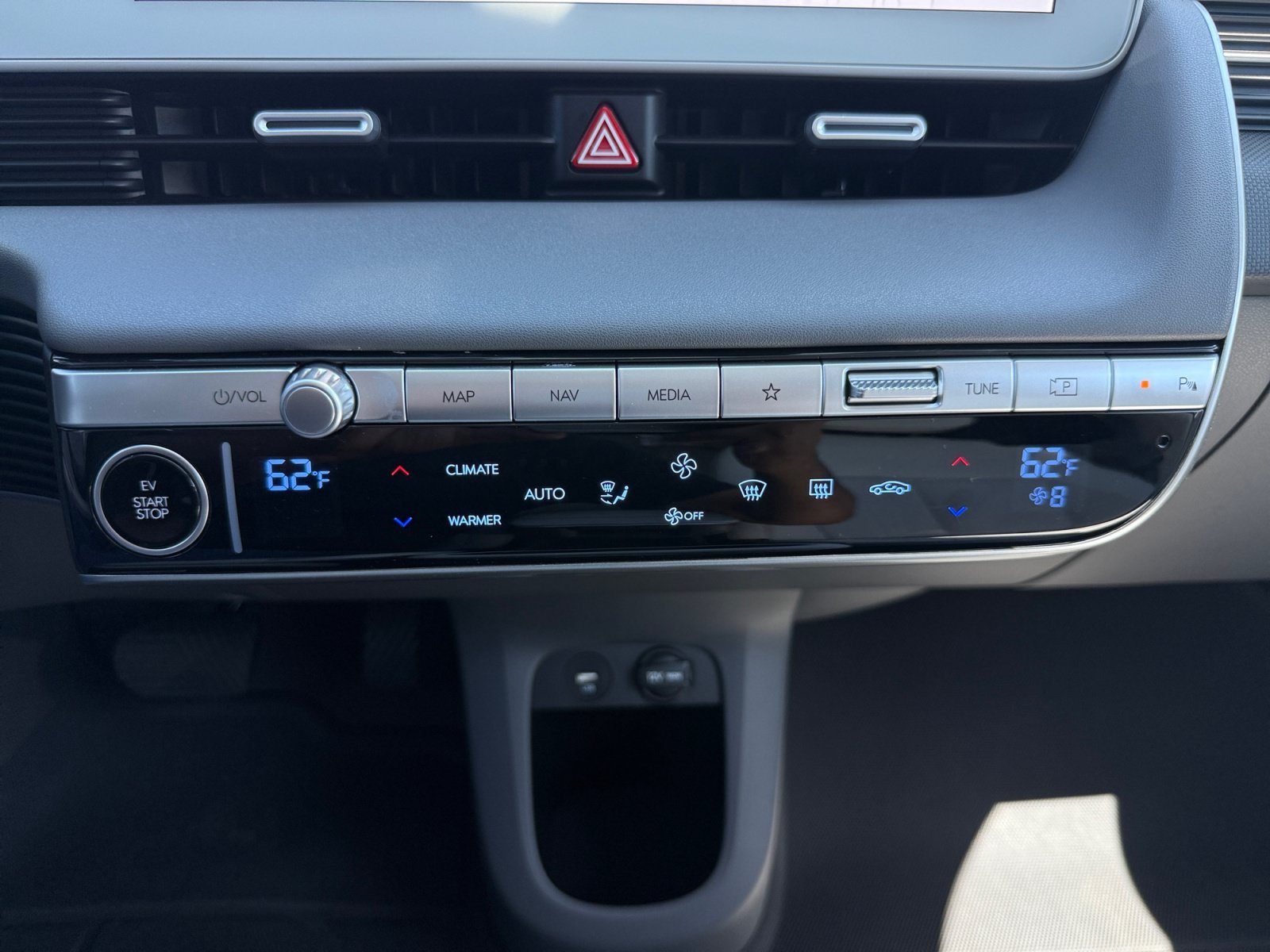 Used 2023 White Hyundai Limited image 13