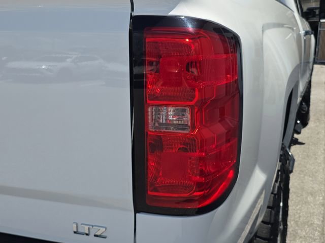 2015 Chevrolet Silverado 3500HD LTZ - Photo 10