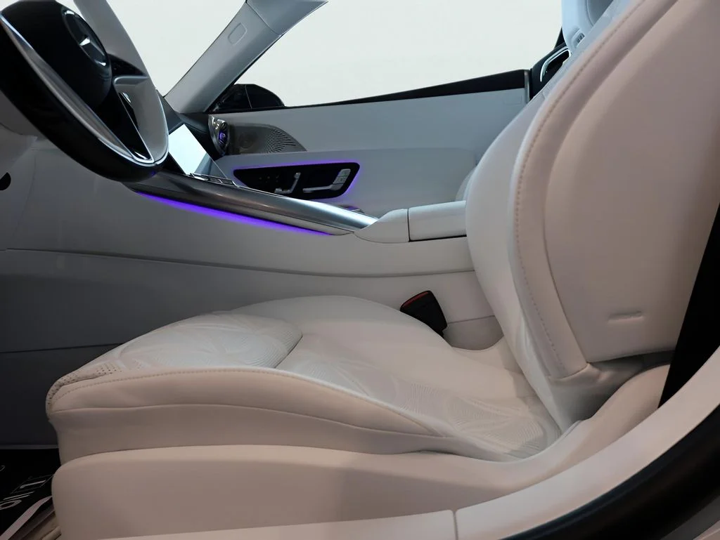 New 2026 MANUFAKTUR moonlight white magno (White Ambiance) Mercedes-Benz Maybach SL 680 image 46