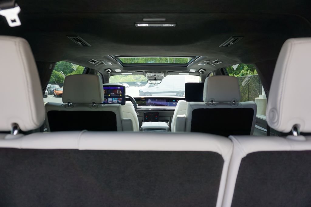 Used 2025 Crystal White Cadillac V-Series image 60