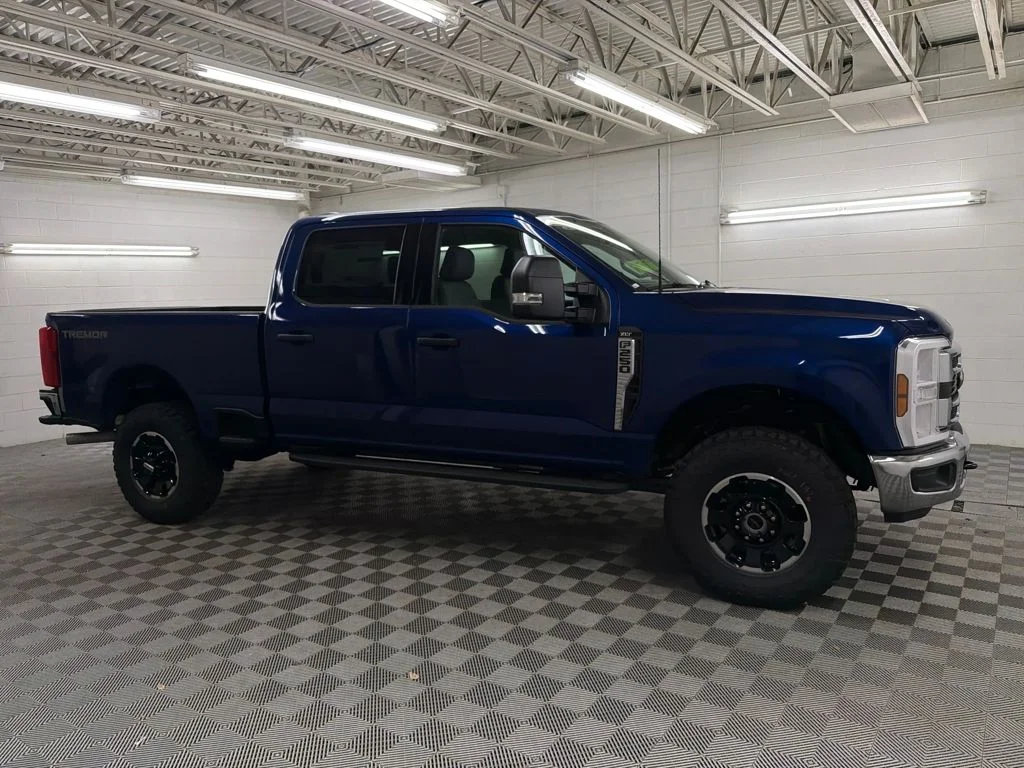 New 2026 Blue Ford XLT Tremor image 2
