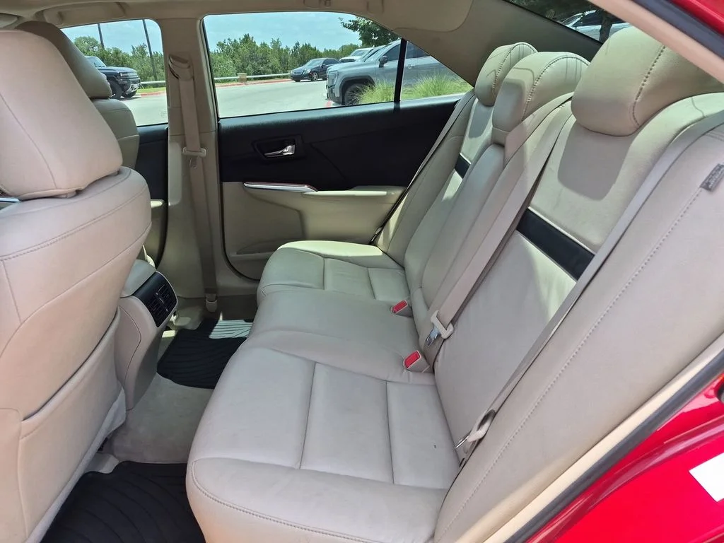 Used 2014 Red Toyota XLE image 15