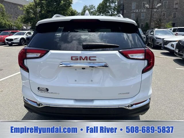 Used 2024 White GMC SLT image 4
