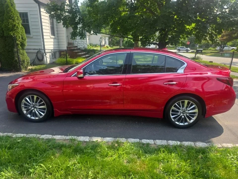 Certified Used 2023 Red INFINITI LUXE image 6