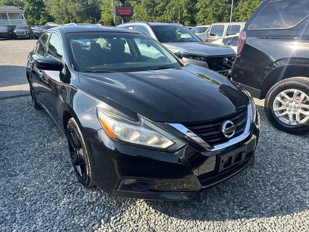 Used 2018 Black Nissan 2.5 SV image 2