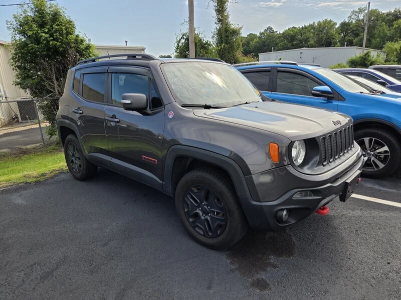 Used 2018 Crystal Metallic JEEP TRAILHAWK image 3
