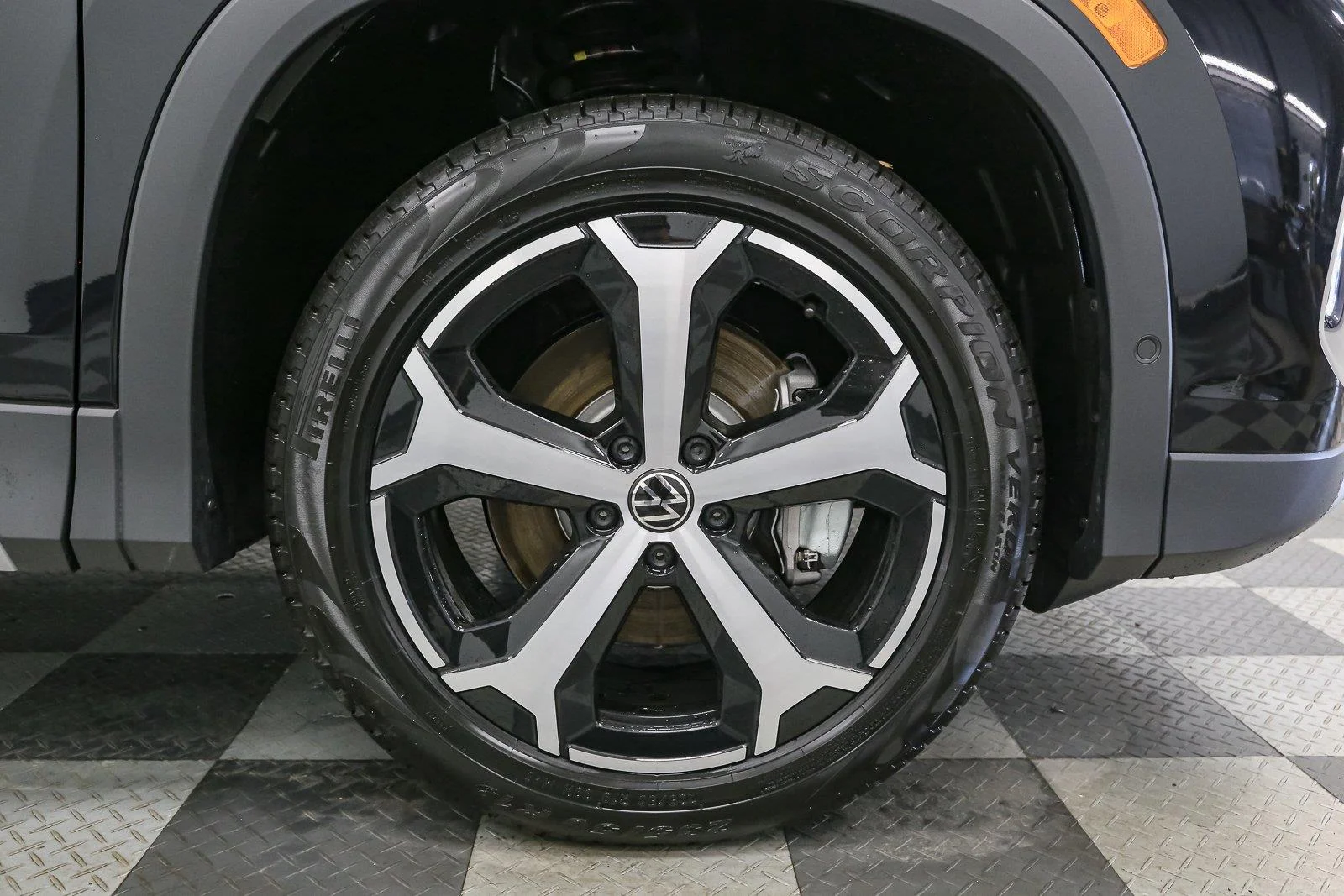 New 2026 Deep Black Pearl Volkswagen SE image 13