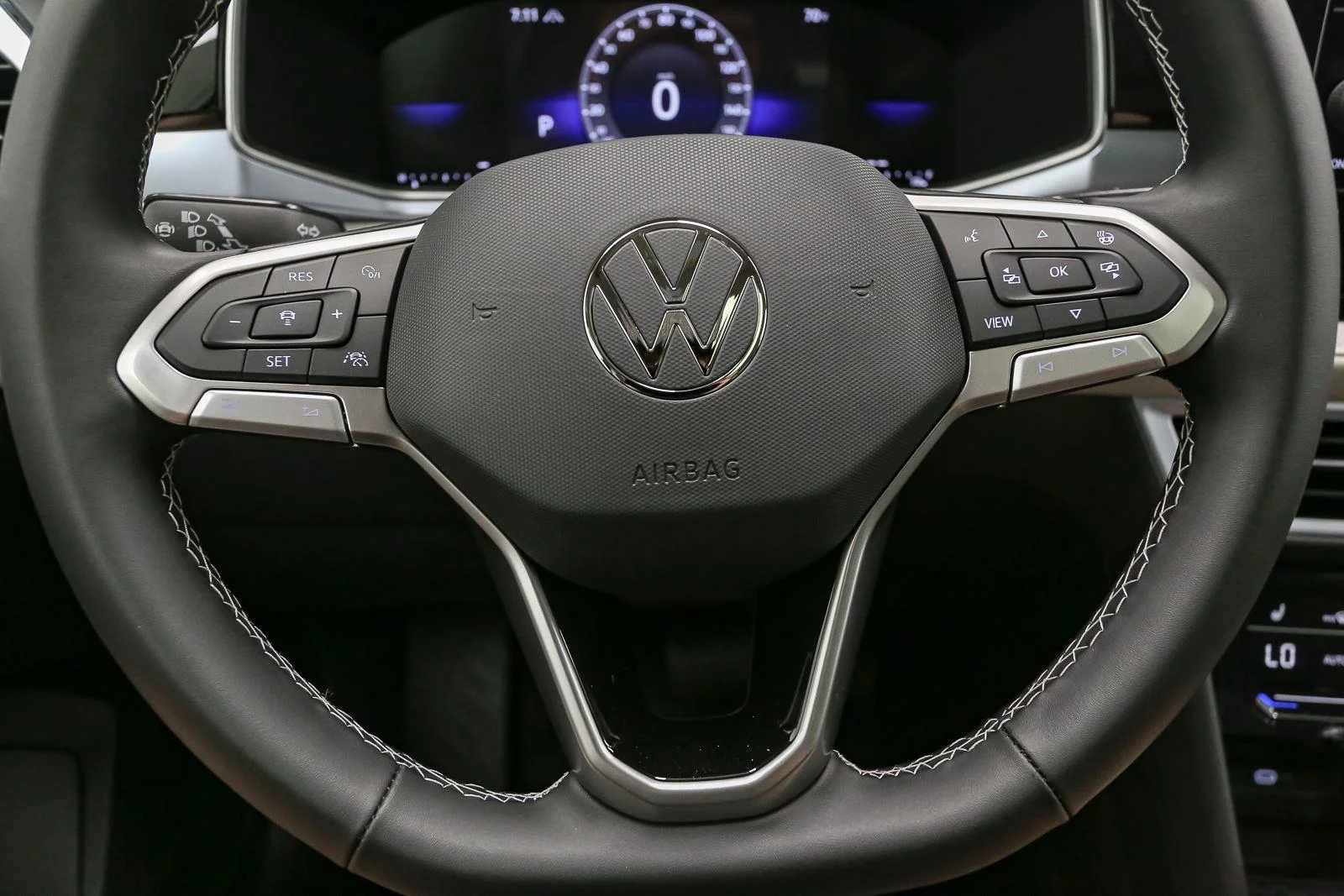 New 2026 Bright Moss Green Metallic Volkswagen SE image 23