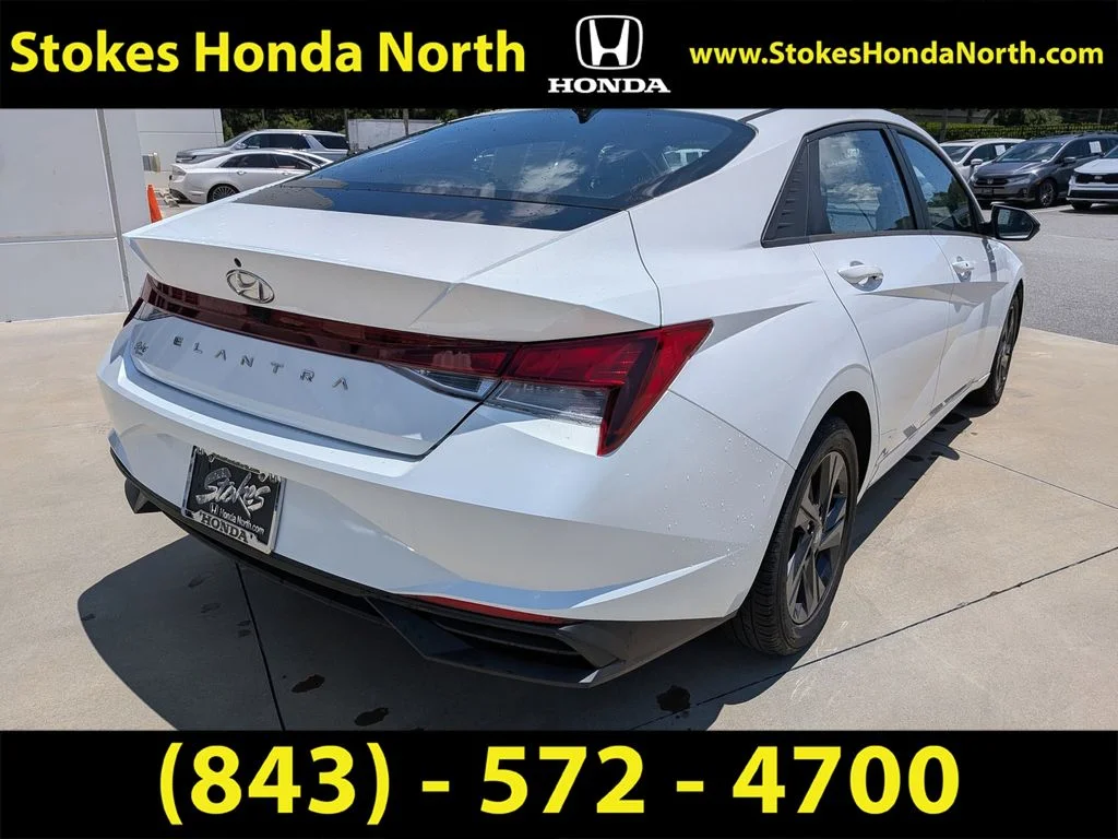 Used 2021 Gray Hyundai SEL image 2