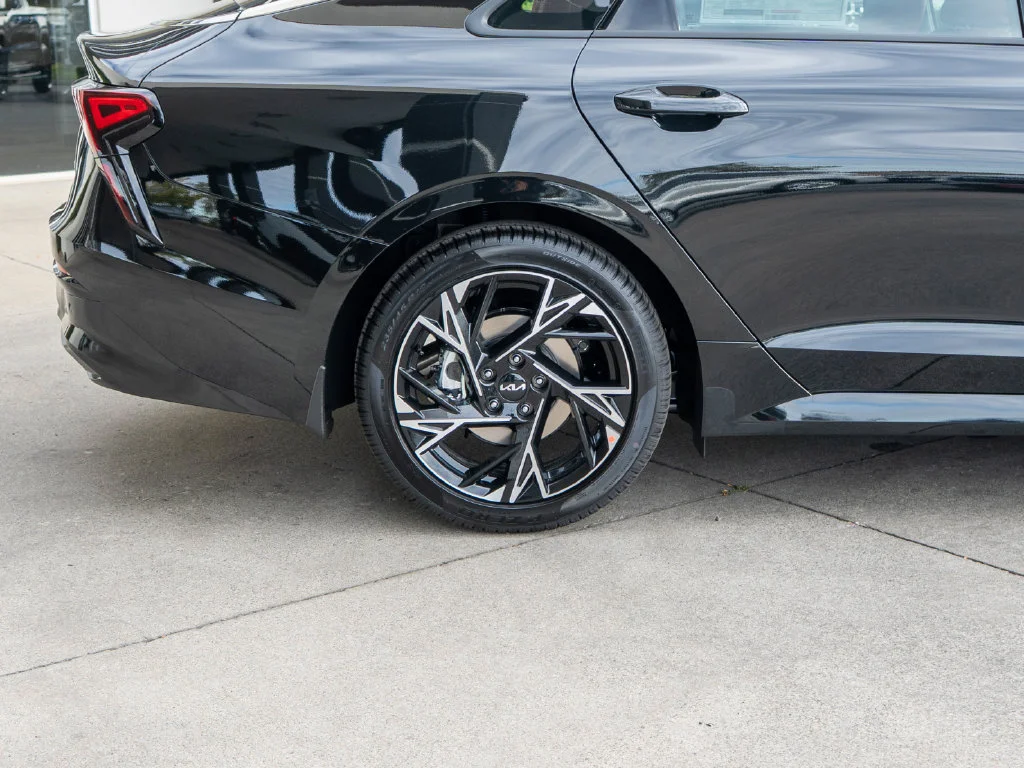 New 2027 Aurora Black Pearl Kia GT-Line image 31