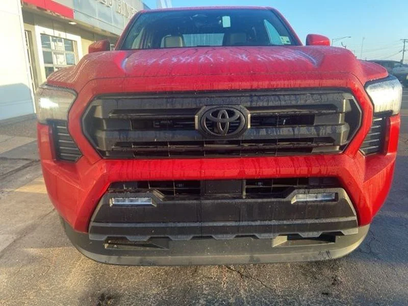 2026 Toyota Tacoma SR5 - Photo 8