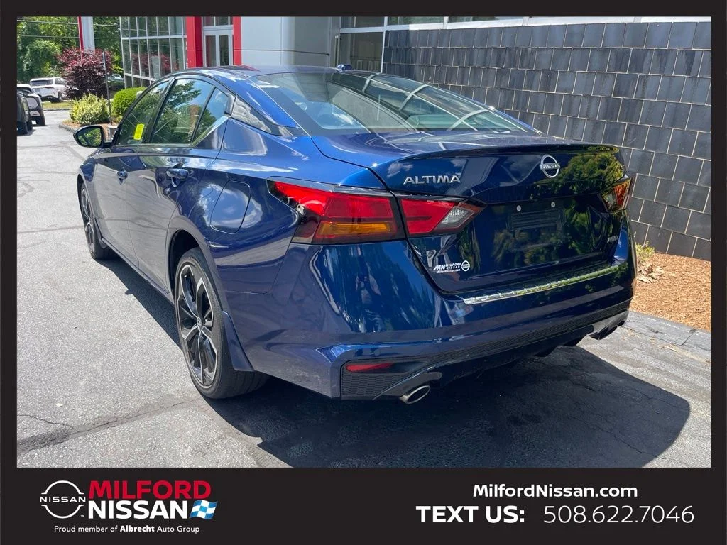 Certified Used 2023 Blue Nissan 2.5 SR image 3