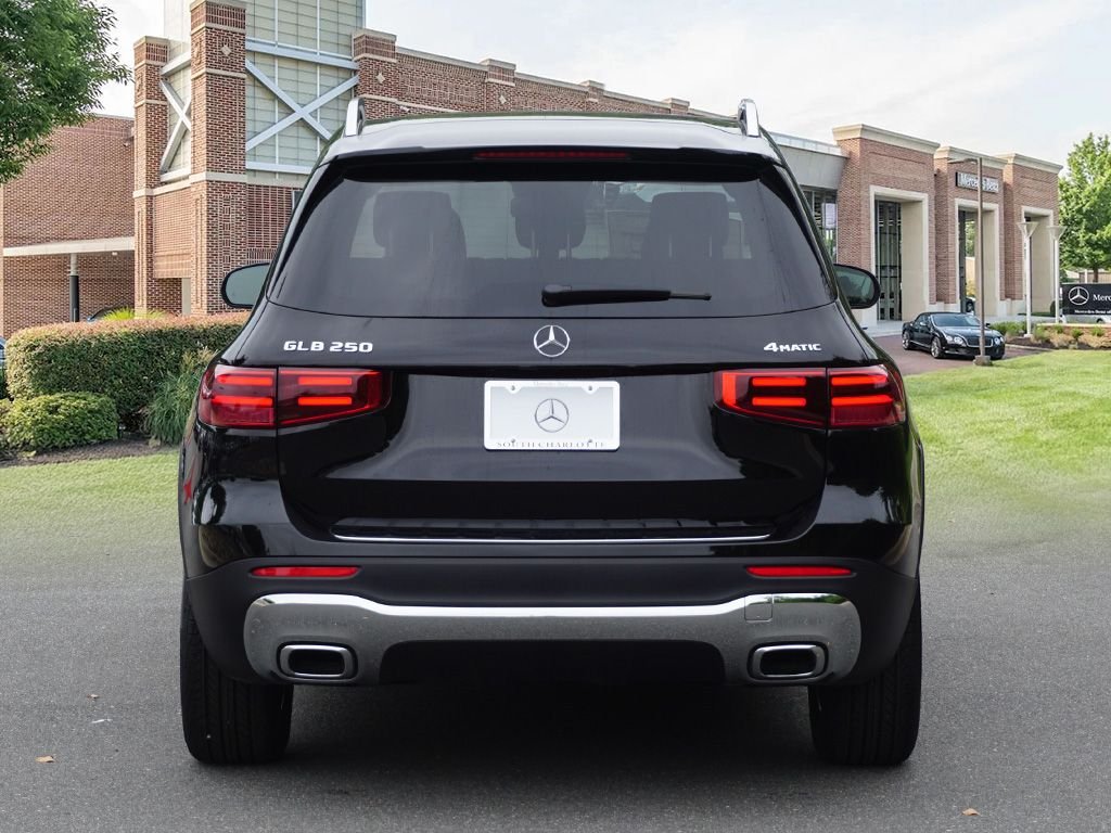 Used 2025 Night Black Mercedes-Benz GLB 250 image 5