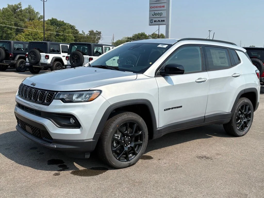 New 2026 Silver Zynith Metallic Clear-Coat Exterior Paint Jeep Latitude image 3