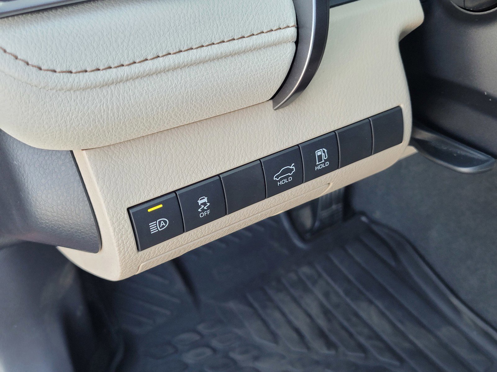 Used 2019 Red Toyota  image 19