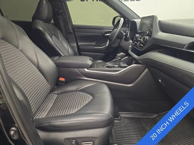Used 2021 Midnight Black Metallic Toyota XSE image 9