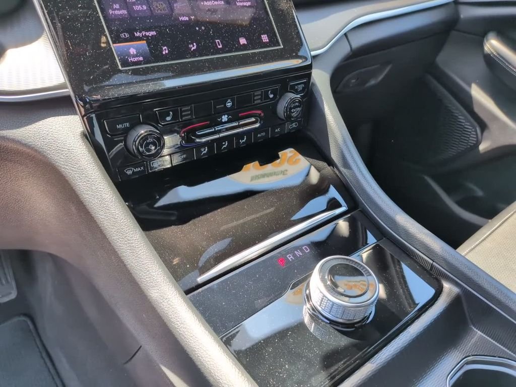 Used 2025 White Jeep Altitude X image 31