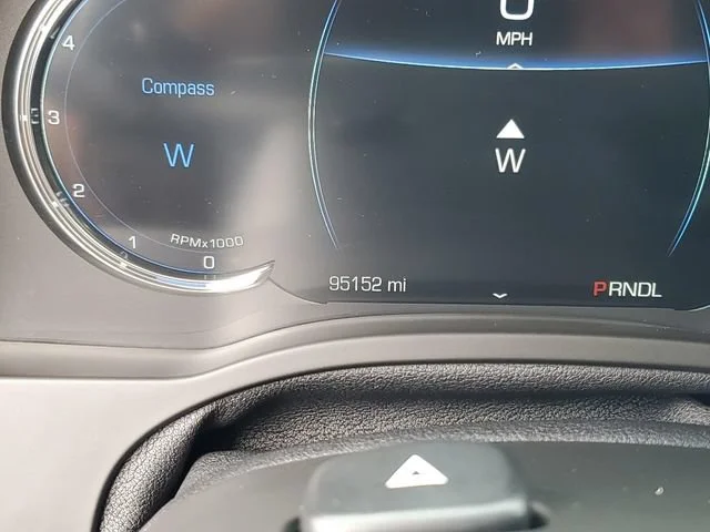 Used 2019 SHADOW METALLIC Cadillac Luxury image 17