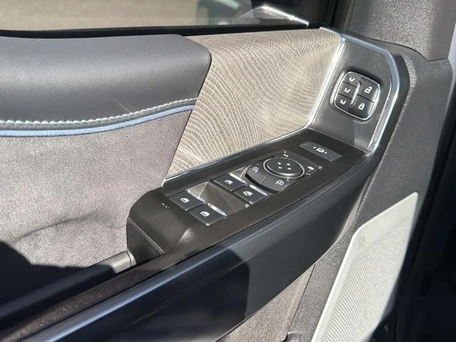 Used 2025 White Ford Platinum image 21
