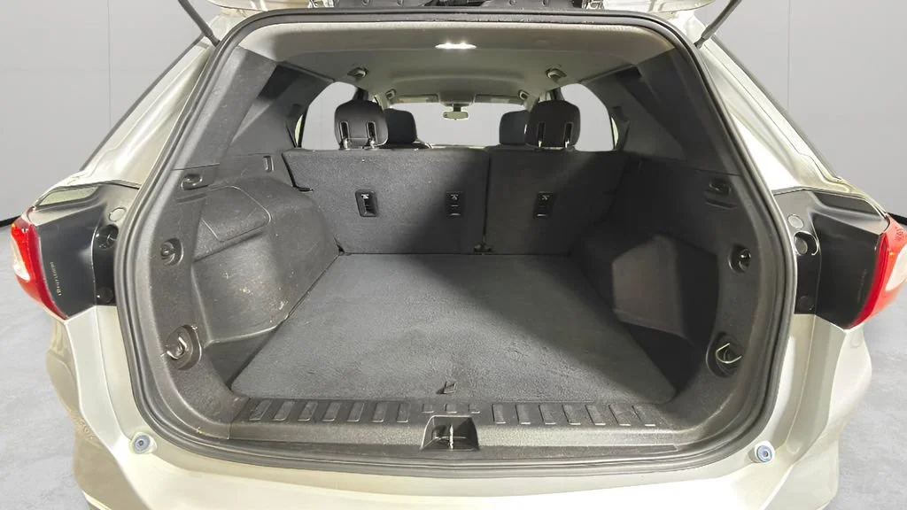 Used 2018 SILVER ICE METALLIC Chevrolet LS image 28