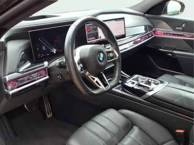 Used 2025  BMW 740i xDrive image 8