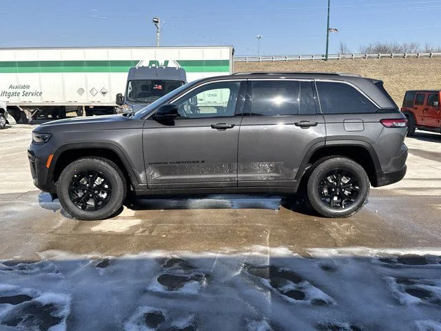2026 Jeep Grand Cherokee Laredo - Photo 11