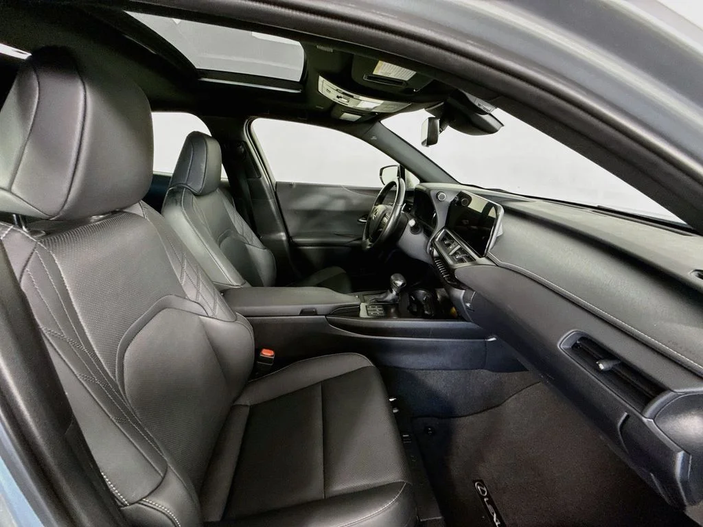 Used 2023 Iridium Lexus 250h Premium image 29