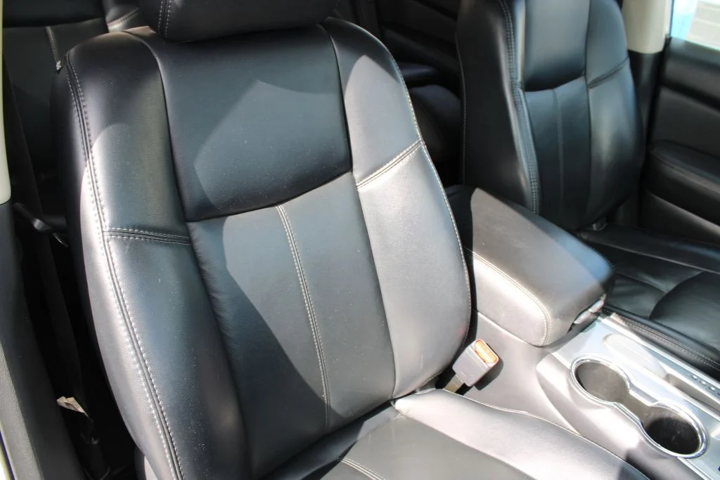 Used 2018 Silver Nissan SL image 15