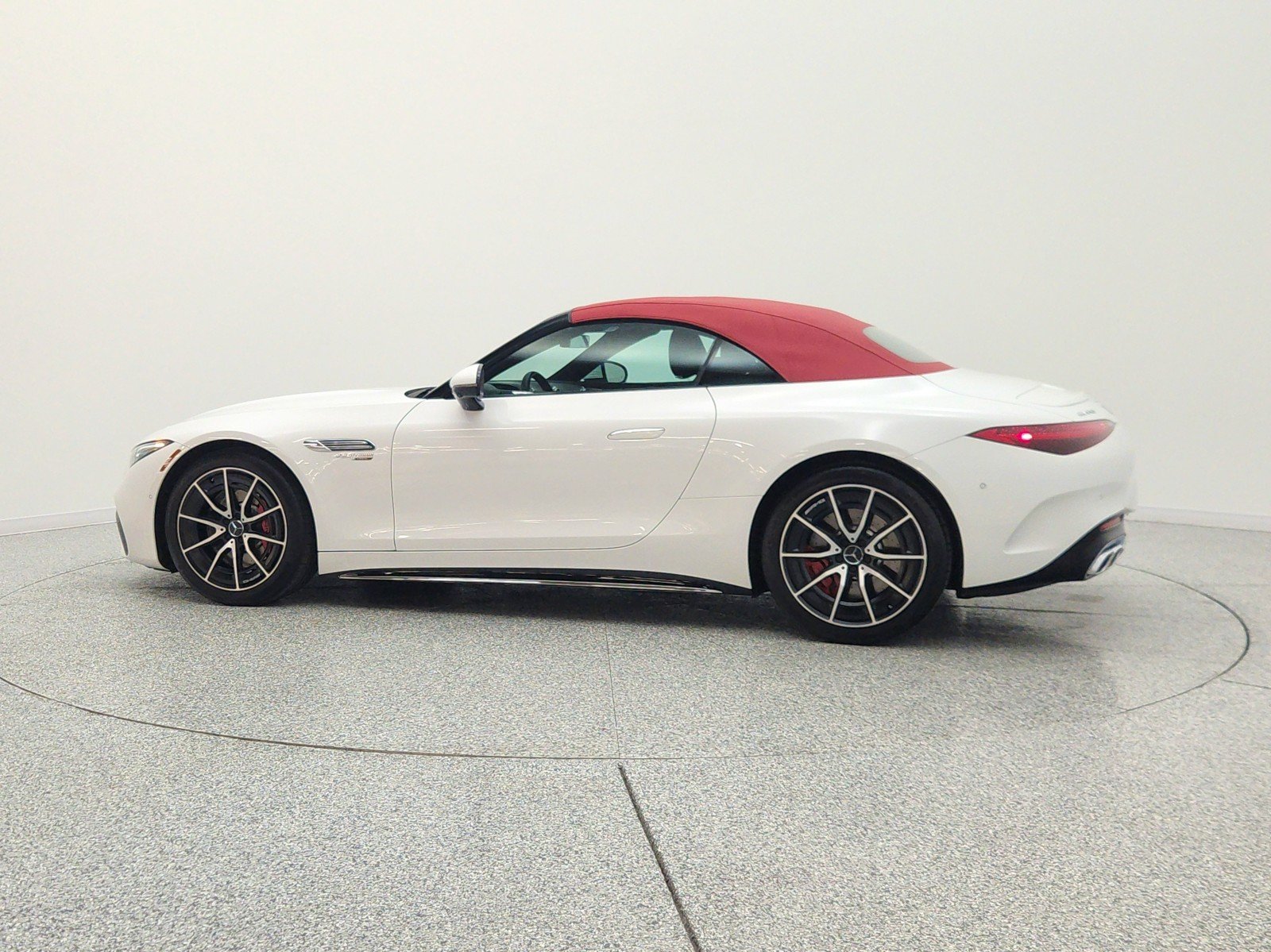 Certified Used 2023 MANUFAKTUR Moonlight White Metallic Mercedes-Benz AMG® SL 55 Roadster image 8