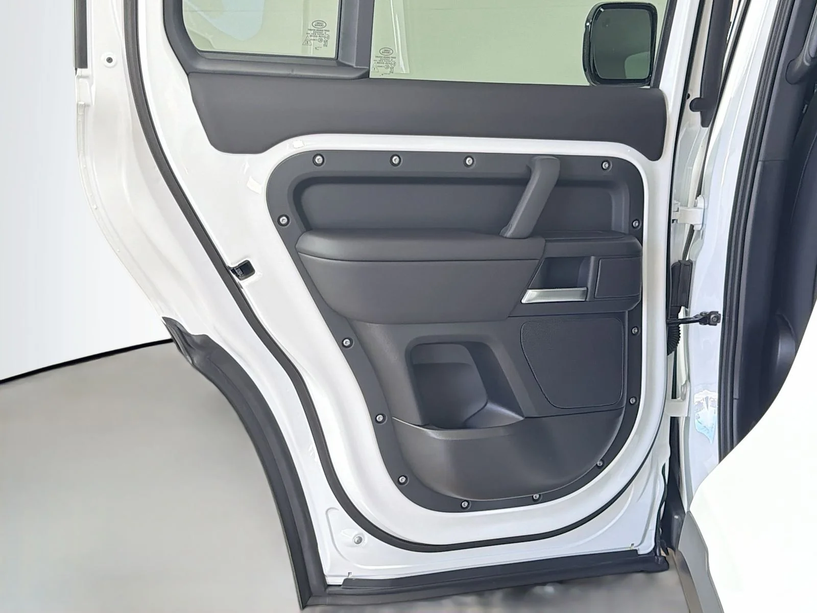 New 2026 Fuji White Land Rover S image 26