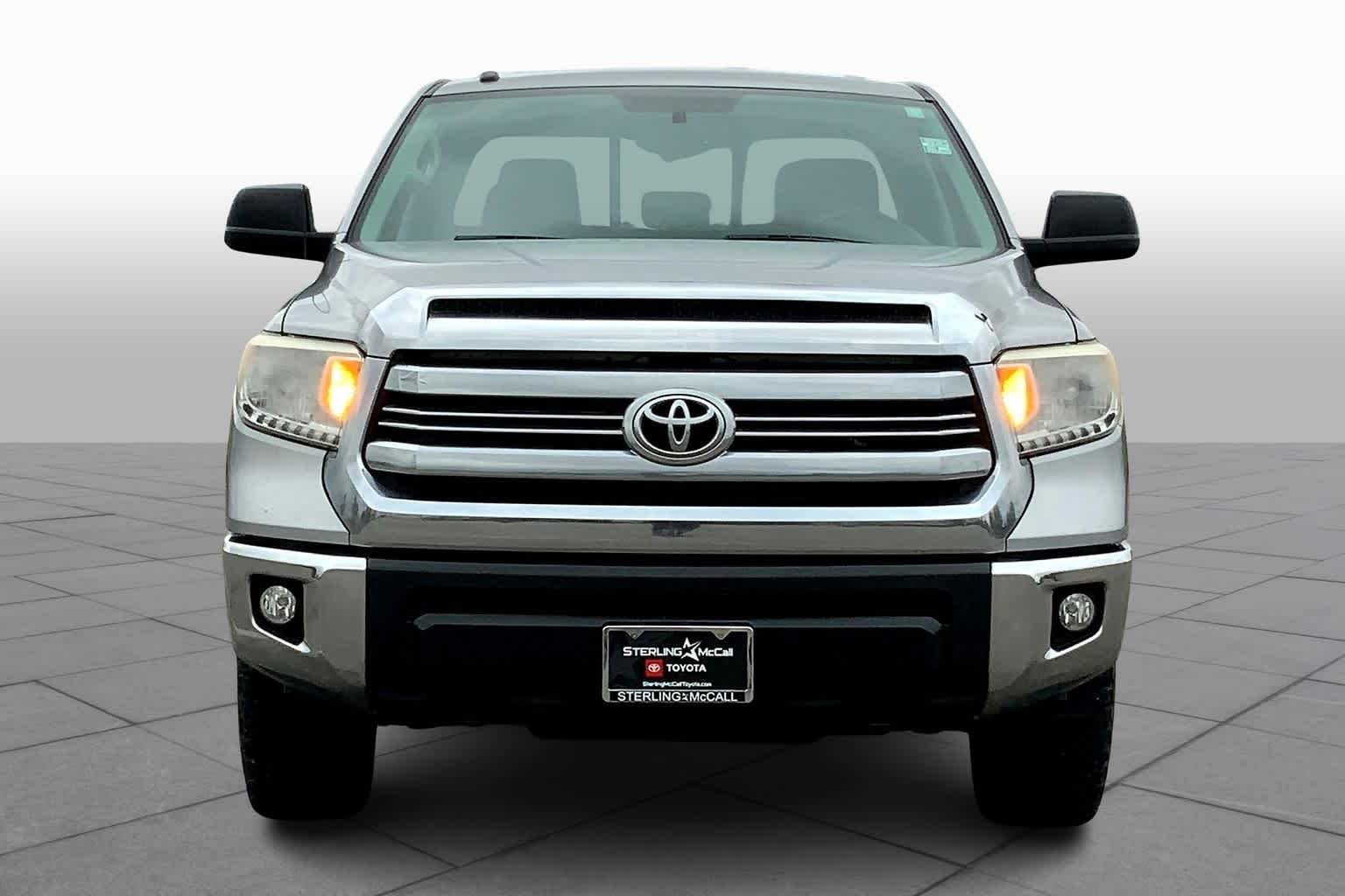 Used 2016 Silver Sky Metallic Toyota SR5 image 4