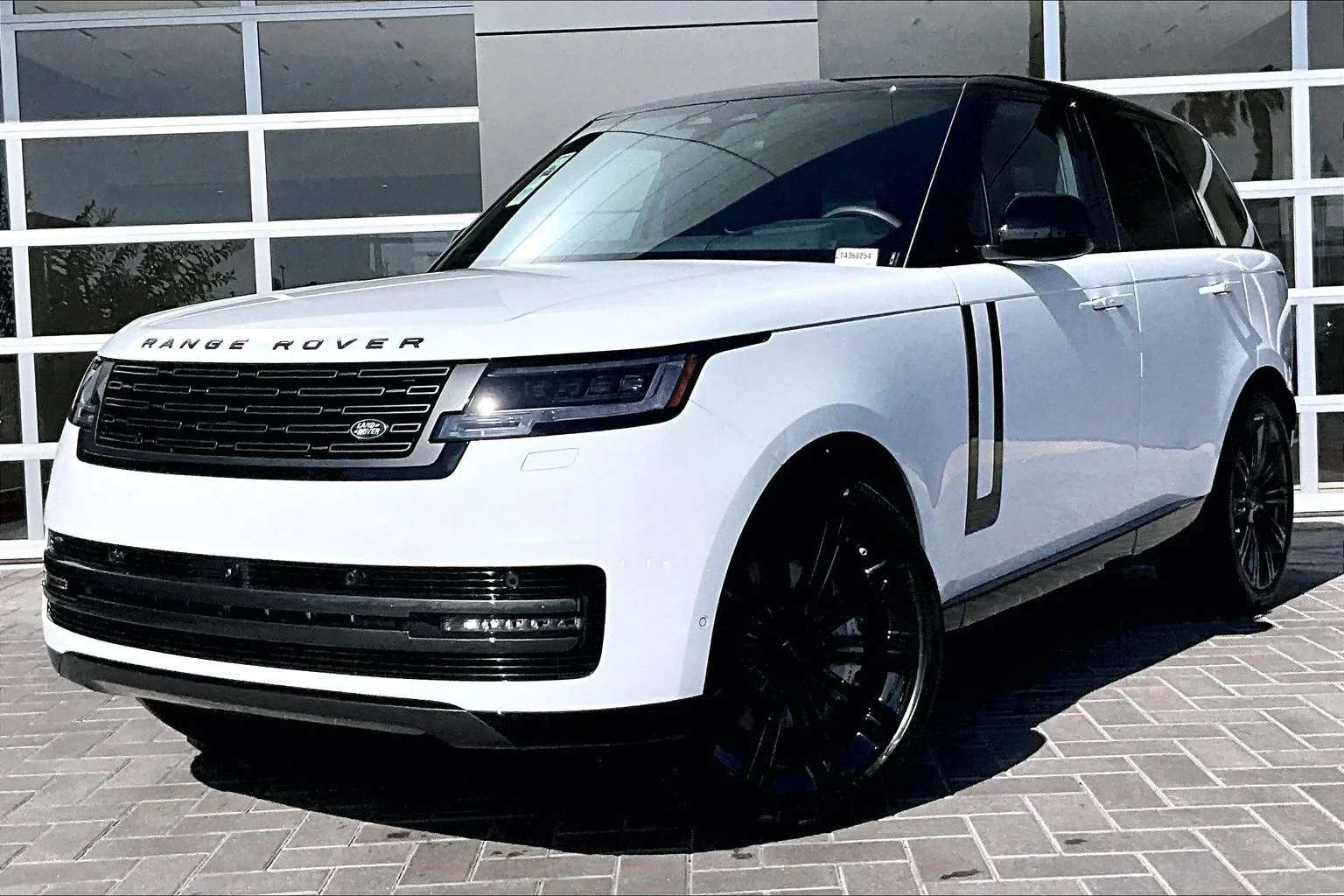 2026 Land Rover Range Rover 4.4 SE SWB's photo