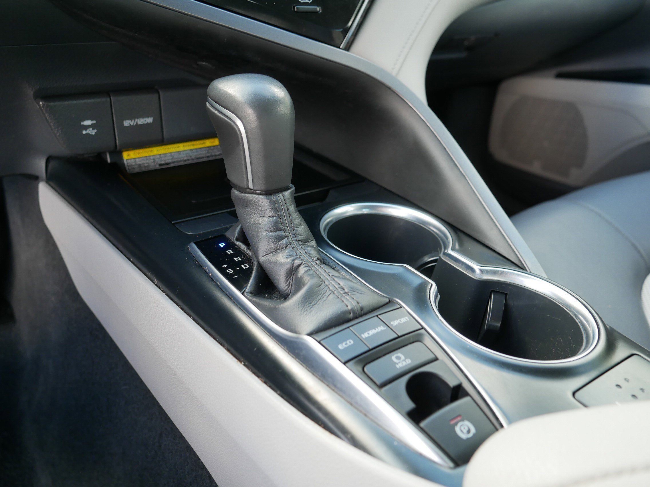 Used 2019 Wind Chill Pearl Toyota XLE image 24