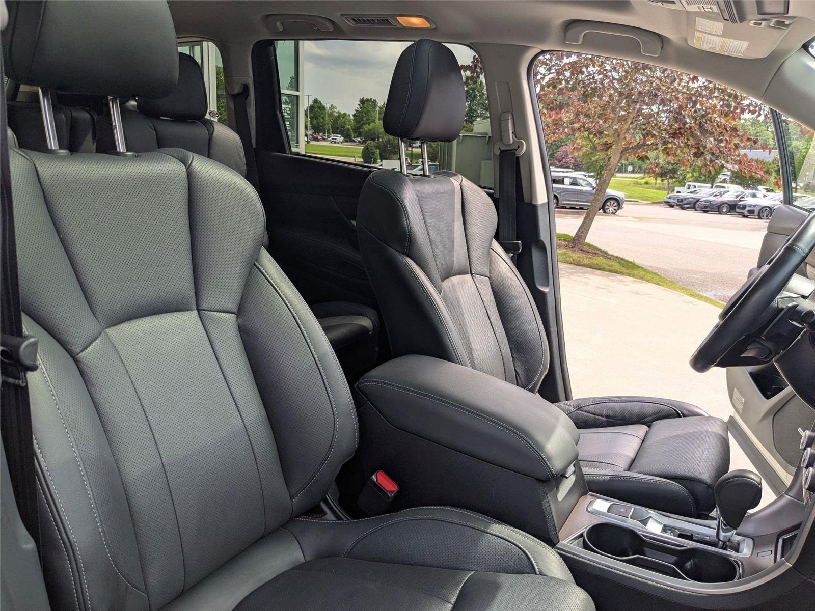 Used 2022 Crystal White Pearl Subaru Touring image 37