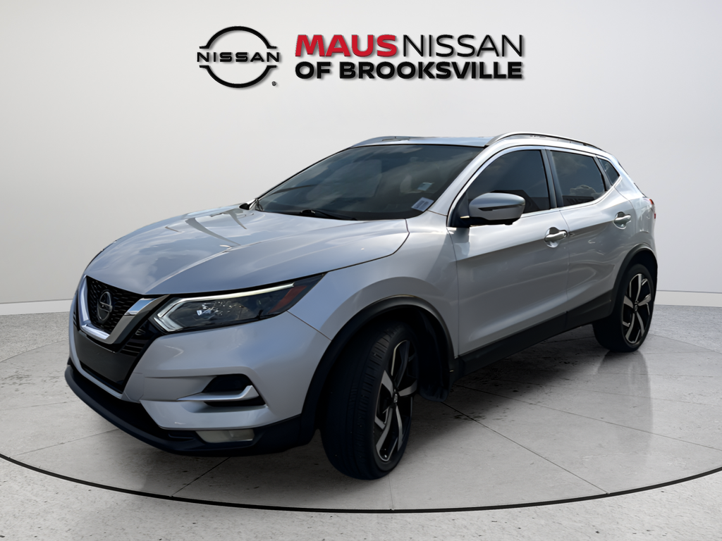 Used 2022 Silver Nissan SL image 4