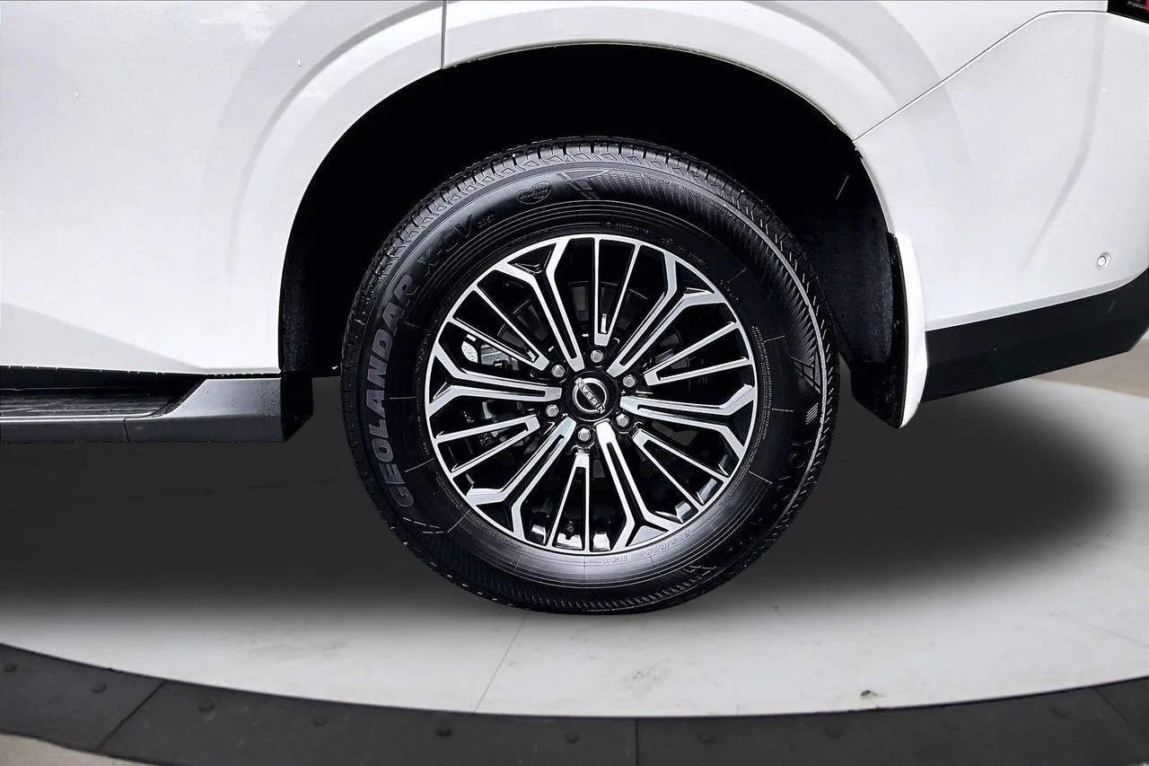 Certified Used 2025 White Nissan SL image 35