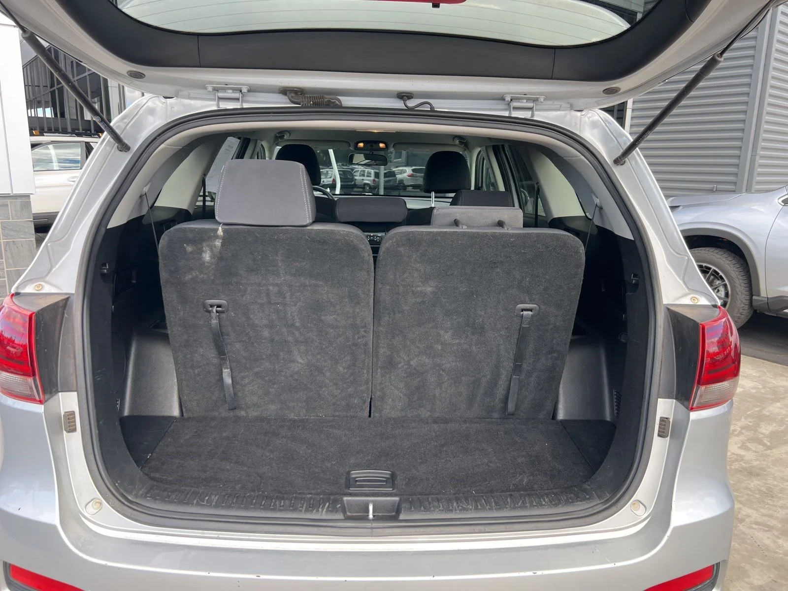 Used 2019 Sparkling Silver Kia L image 16