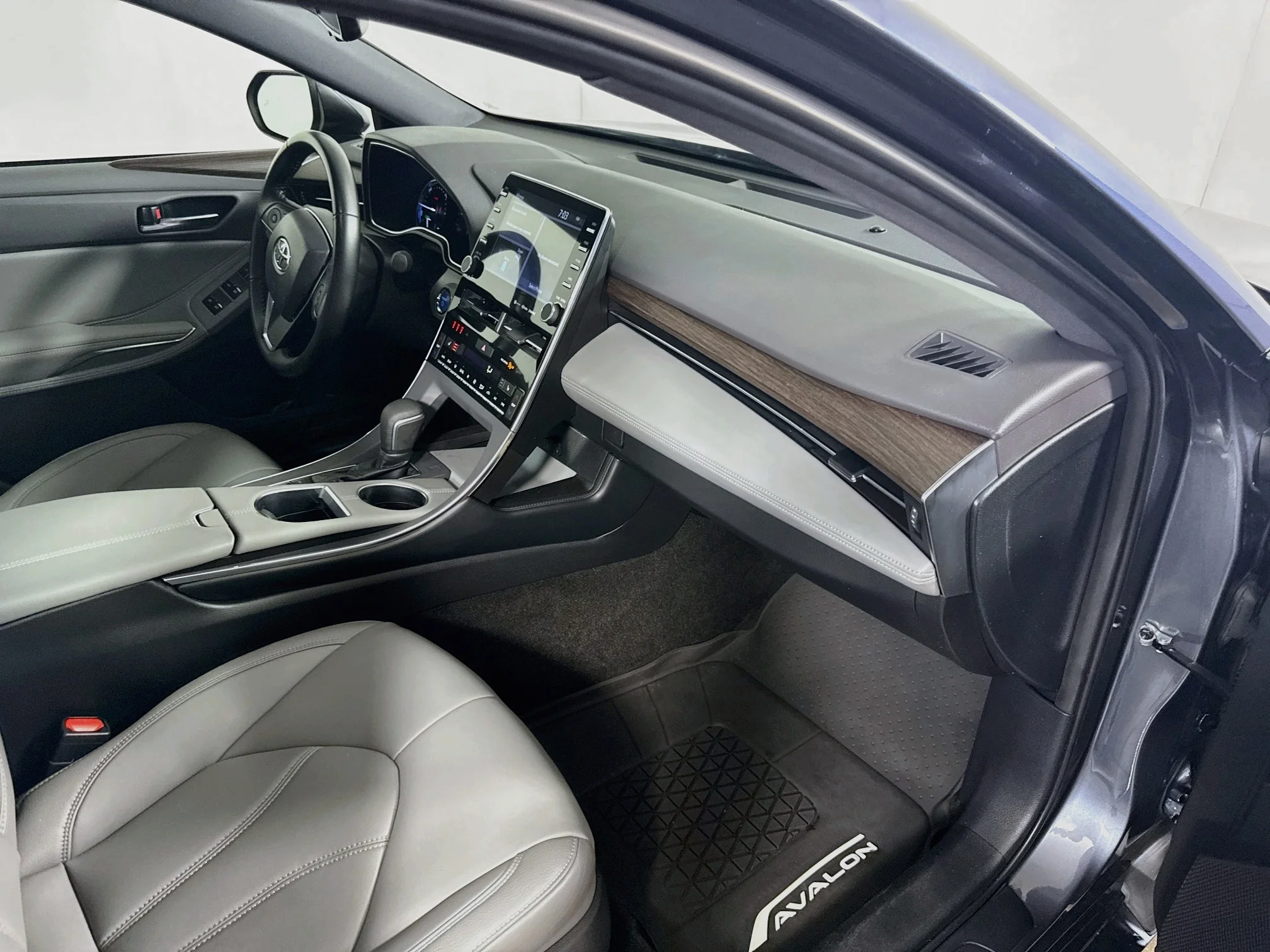 Used 2019 Harbor Gray Metallic Toyota Hybrid XLE image 28