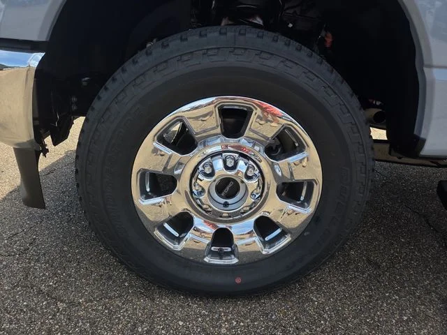New 2026 Glacier Gray Metallic Tri-Coat Ford F-250® Lariat® image 42