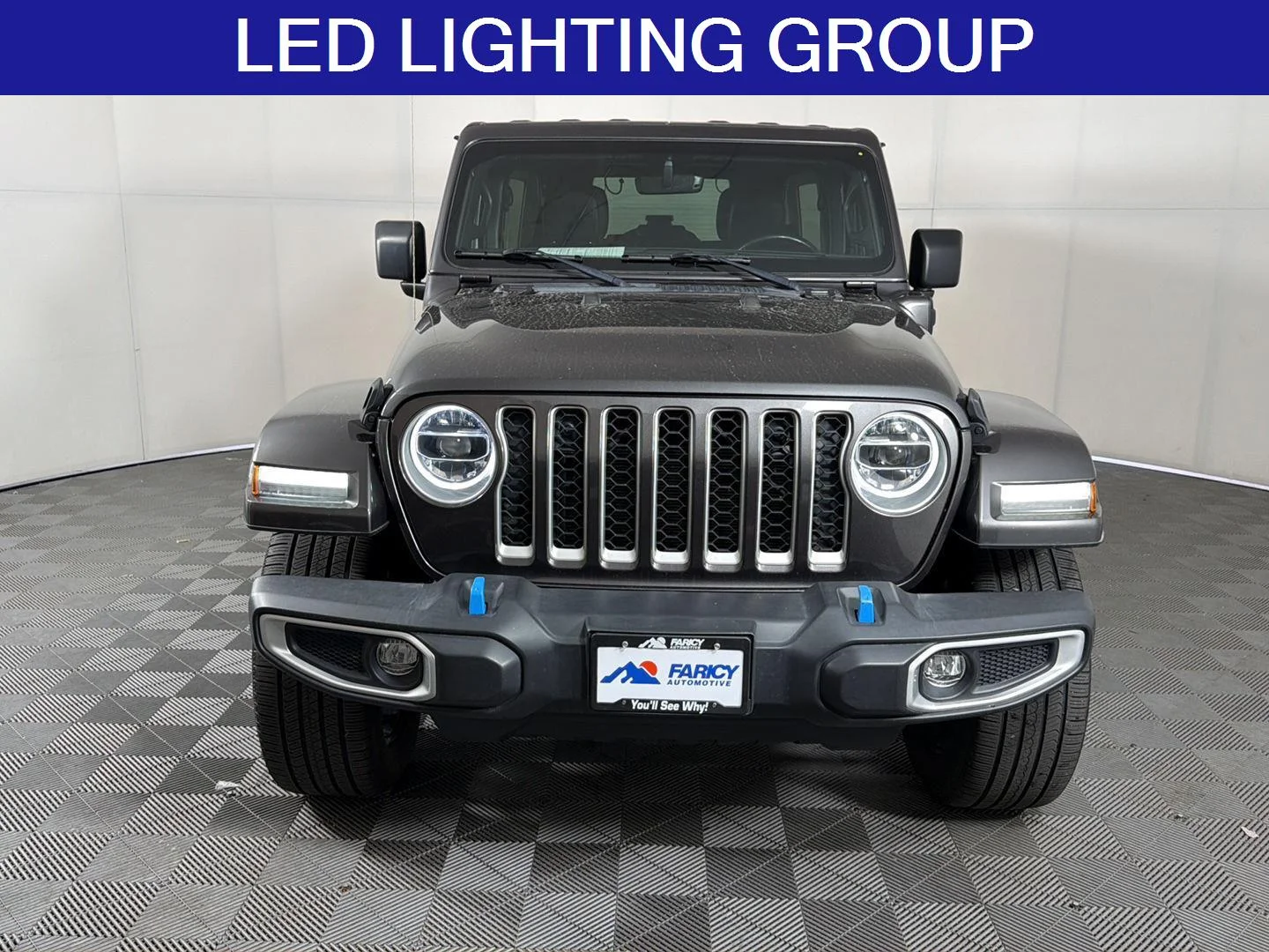 Used 2022 Granite Crystal Metallic Clearcoat Jeep Unlimited Sahara image 4