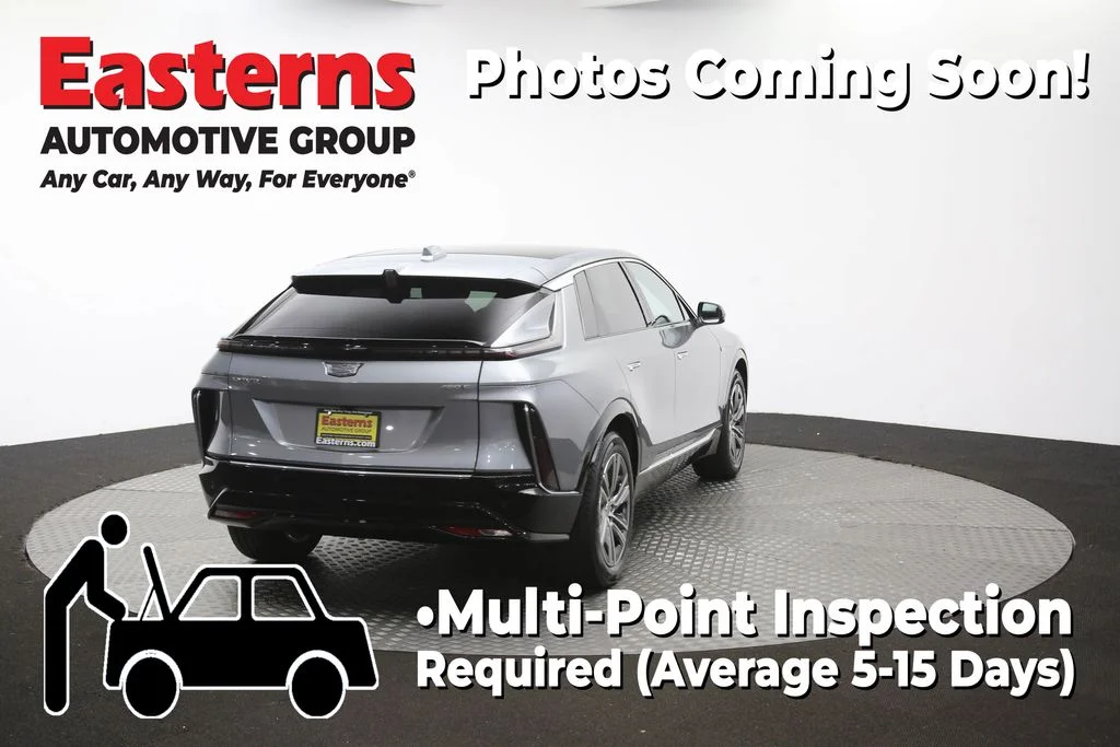 Used 2024 Silver Cadillac Luxury image 43