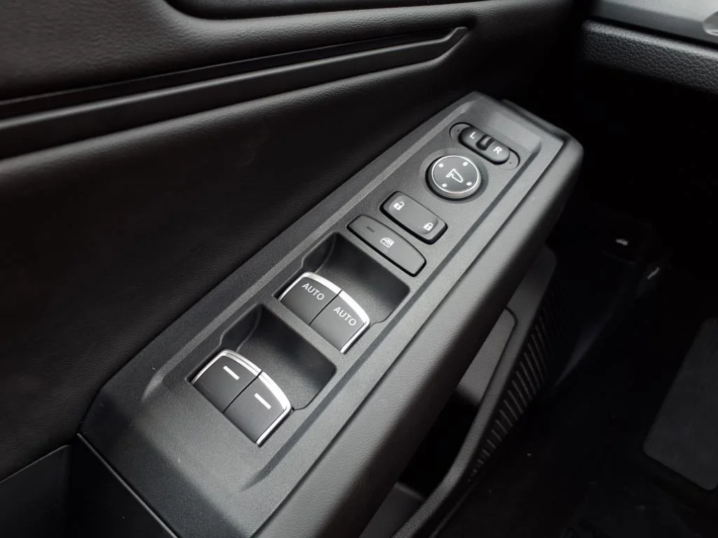 2025 Honda Accord SE - Photo 23