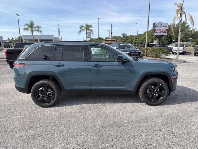 New 2026 Steel Blue Exterior Paint Jeep Limited image 3