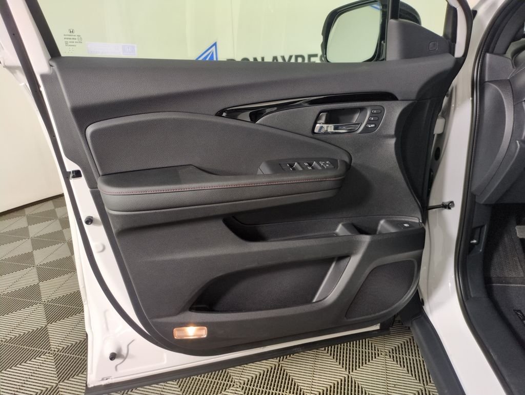 New 2026 Platinum White Pearl Honda Black Edition image 10
