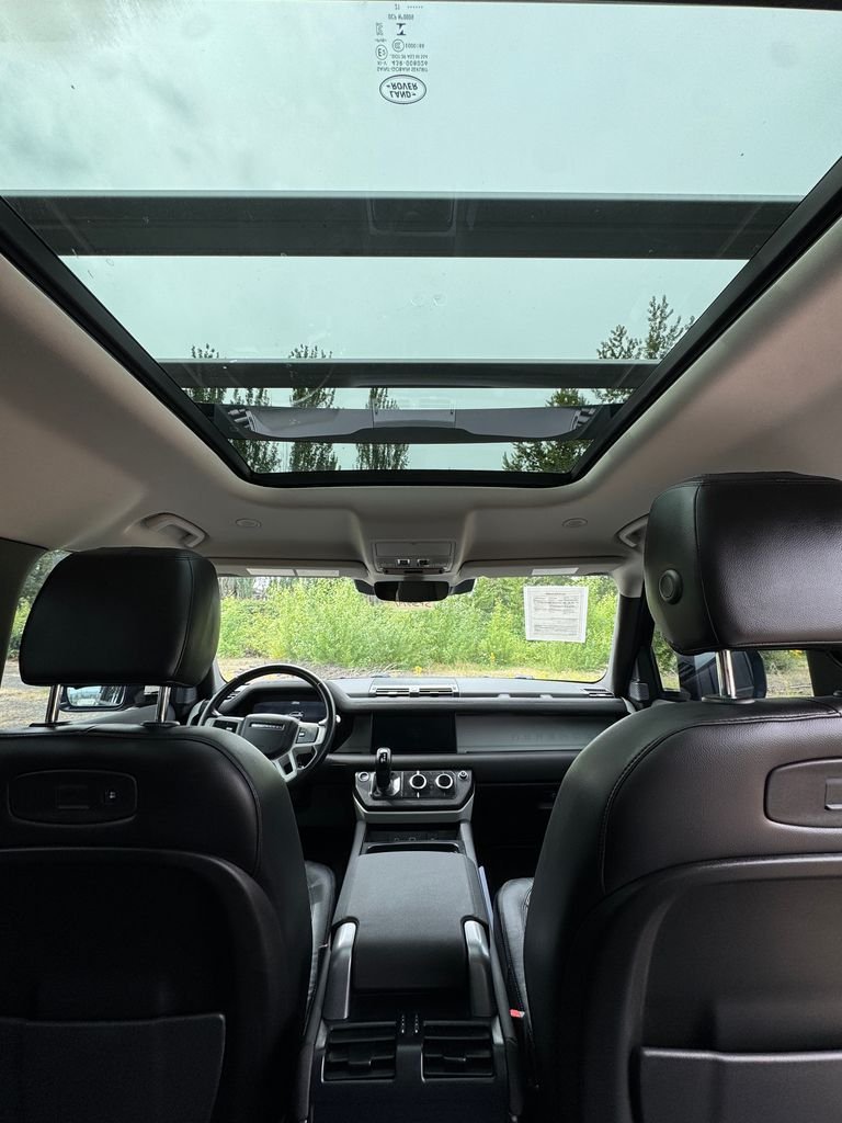 Used 2022 Santorini Black Metallic Land Rover SE image 27