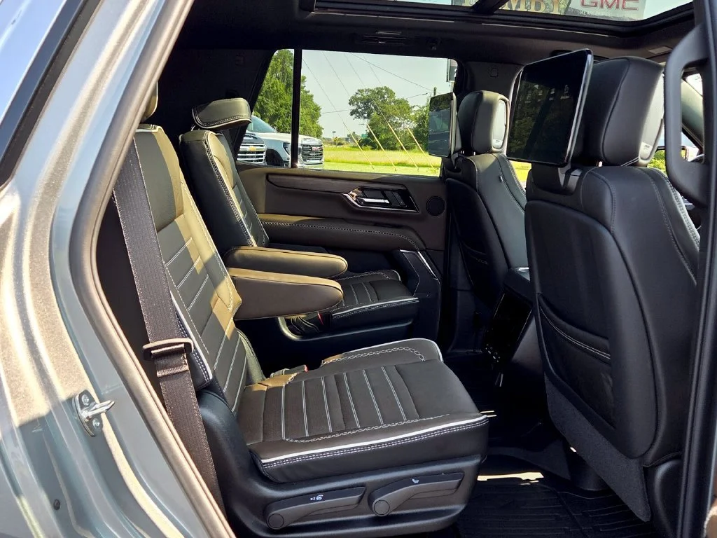 Used 2026 Sterling Metallic GMC Denali Ultimate image 17