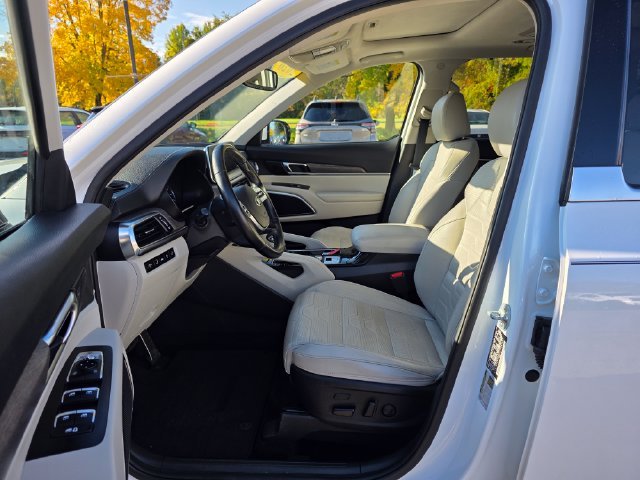 Used 2020 Snow White Pearl Kia SX image 17